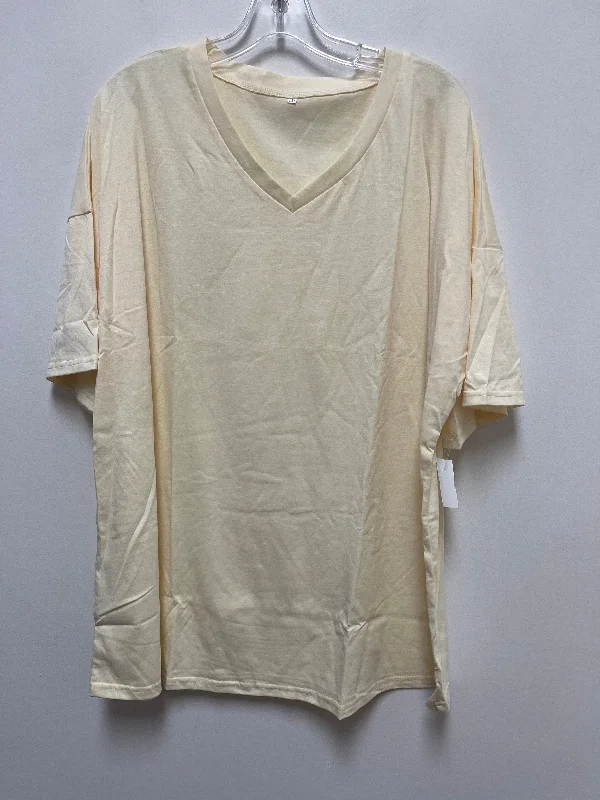 women's tops for those who want to create outfits that are both trendy and timelessYellow Top Short Sleeve Clothes Mentor, Size 2x