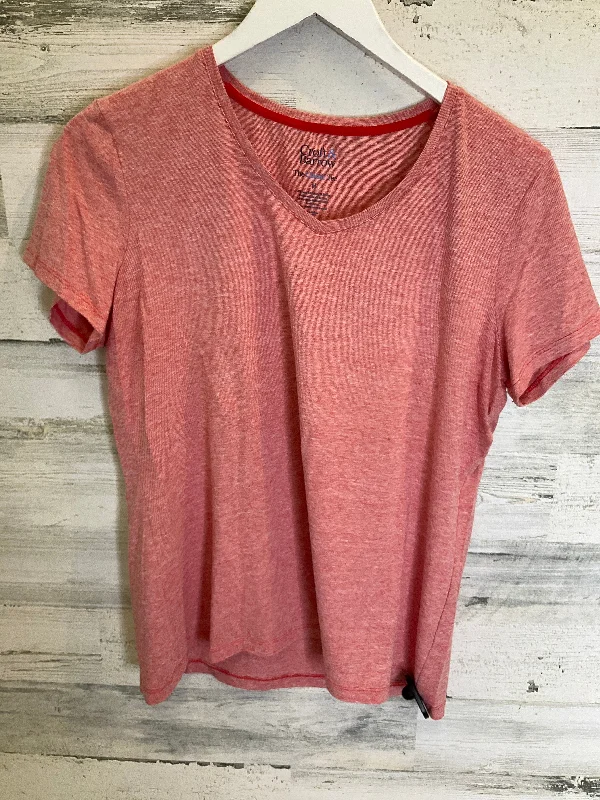 women's tops for those who want to stay warm and stylish during colder weatherRed Top Short Sleeve Croft And Barrow, Size M