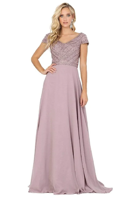 women's limited-edition dressesDancing Queen 4015 - Beaded Cap Sleeve Evening Dress