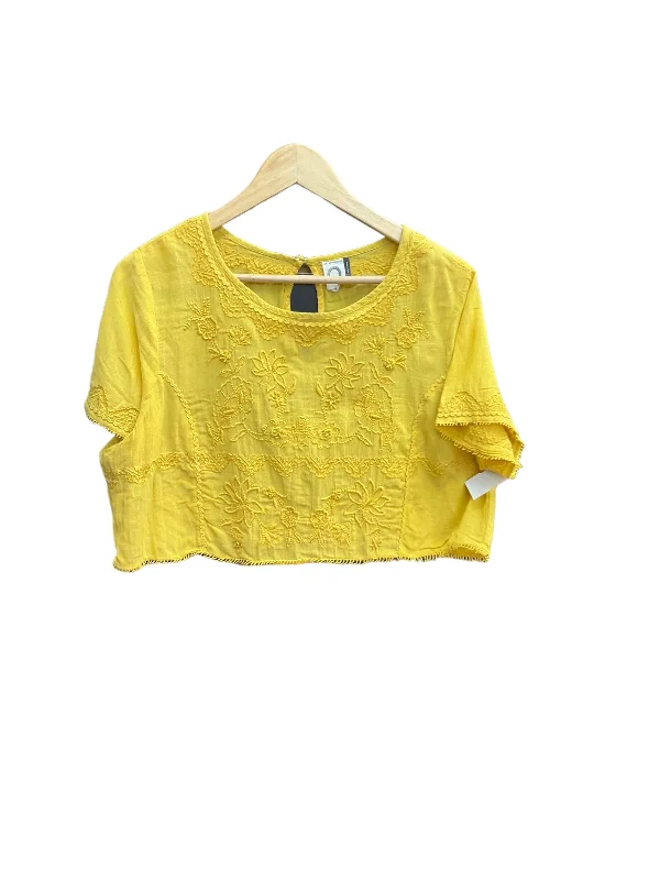 women's tops for relaxed weekendsYellow Top Short Sleeve Anthropologie, Size Xl