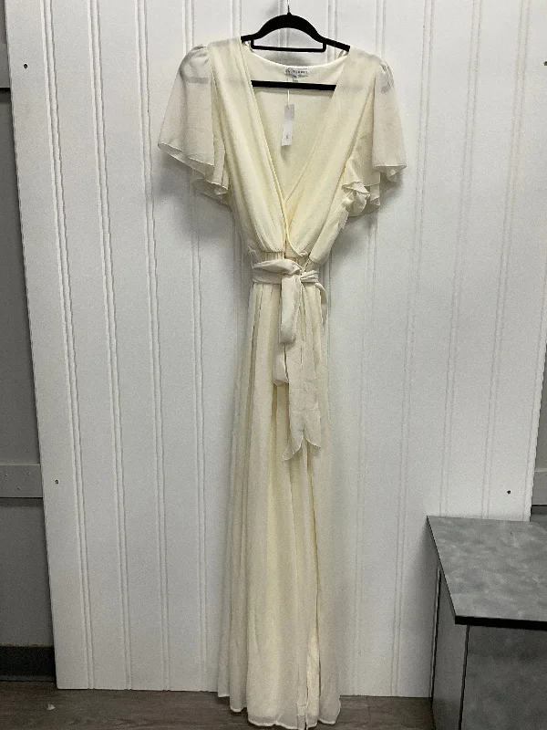 women's ruffle dressesDress Casual Maxi By Cmc In White, Size: 1x