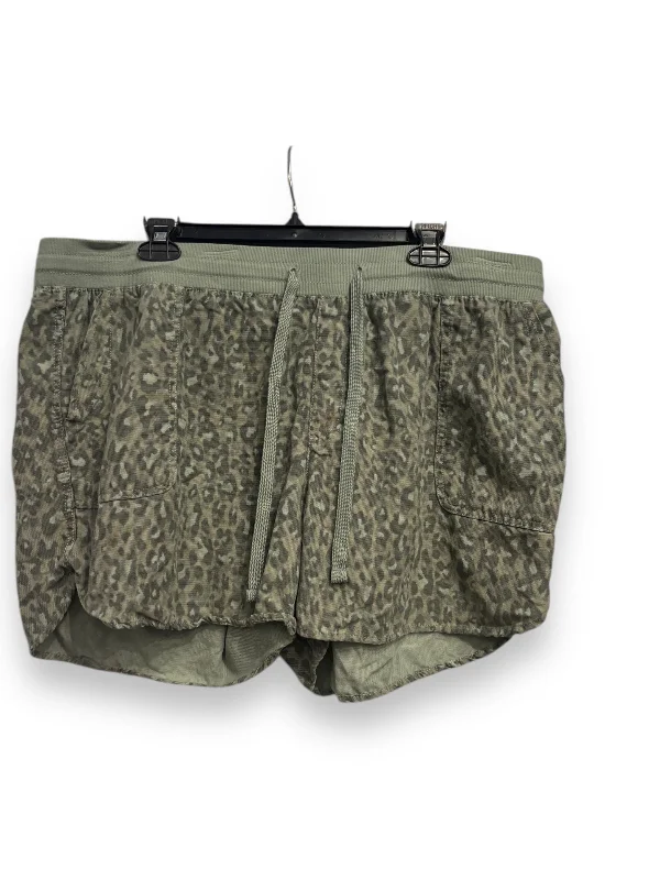 women's short shortsShorts By Maurices In Green, Size: 18